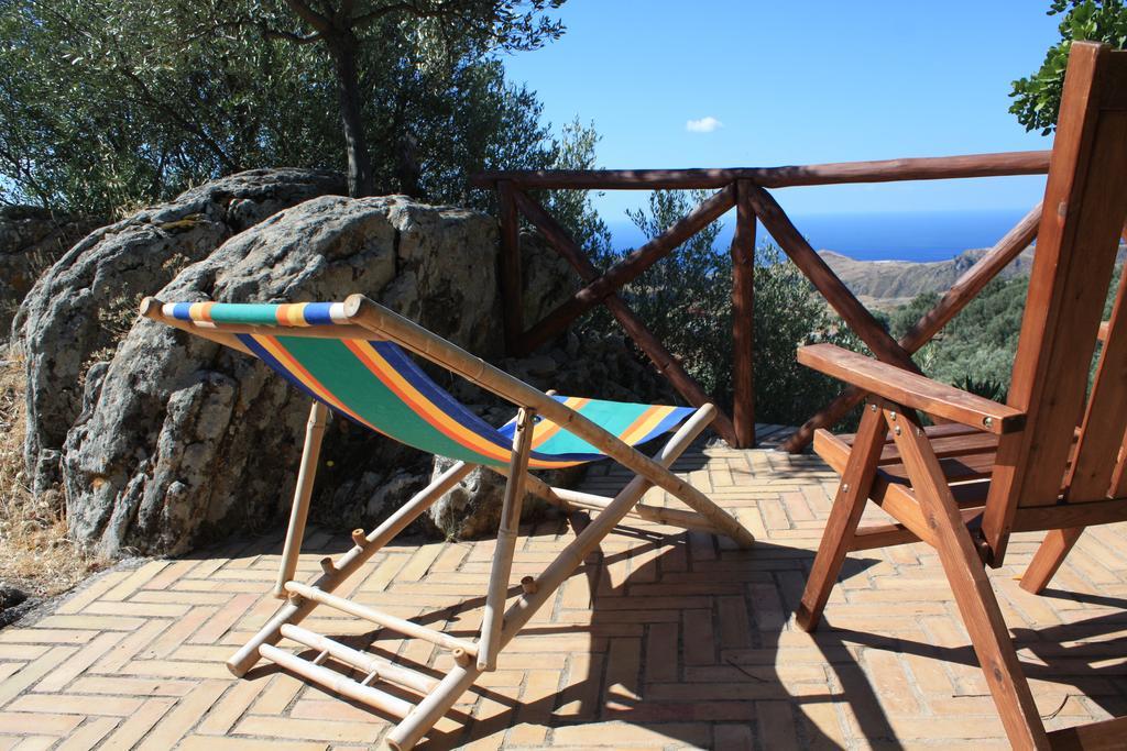 Bed and Breakfast Rocca Del Vento à San Pantaleone Extérieur photo